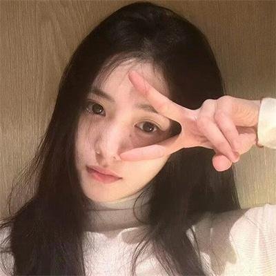 蓝天花朵
